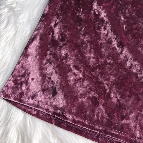 NWOT Tilly’s Velvet Women’s Baby Tee - Picture 4 of 7